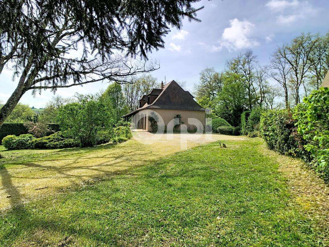 Maison à COULOUNIEIX-CHAMIERS
