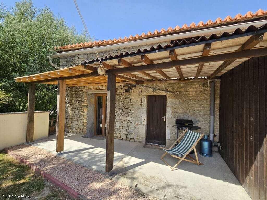 Maison à CHAMPAGNE-MOUTON