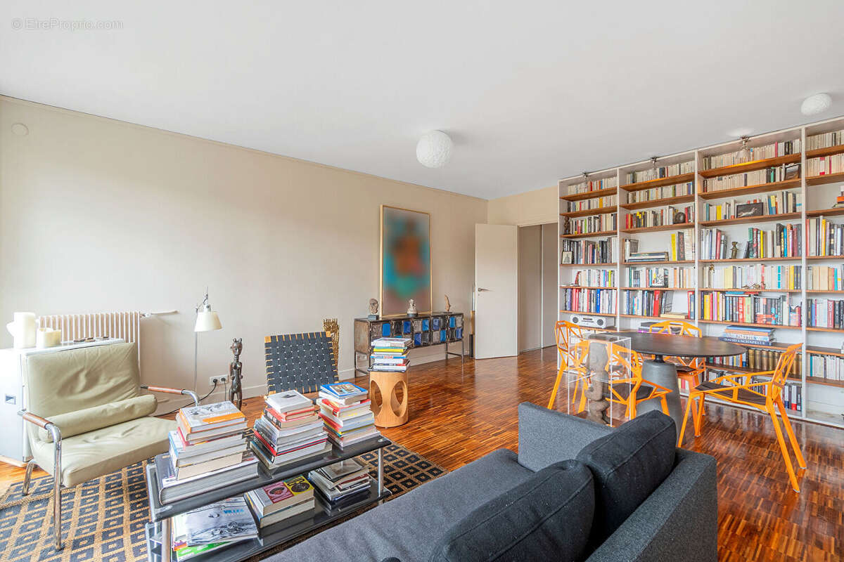 Appartement à PARIS-10E