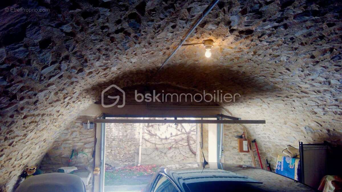 Maison à SAINT-ETIENNE-LES-ORGUES