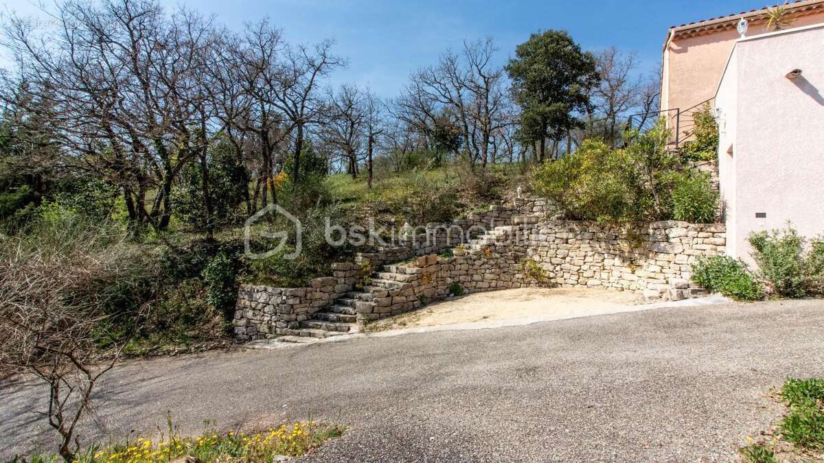 Maison à MONTELIMAR