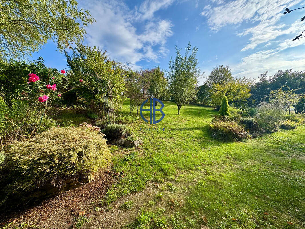 Maison à SAINT-VICTOR-DE-MORESTEL