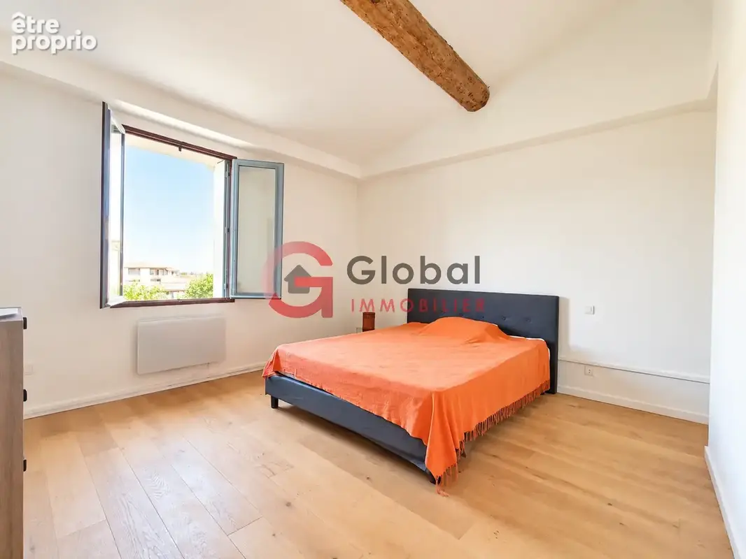 Maison bourgeoise de 182 m2 avec cour et place de parking - photo 5