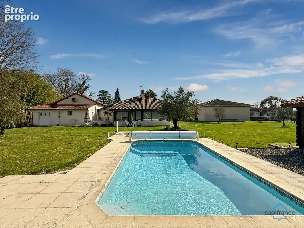 Dpt Gers (32), à vendre BARCELONNE DU GERS Maison T5 de 155 m² habitables + grands garages, dépendances et piscine sur 8678 m² d - photo 2