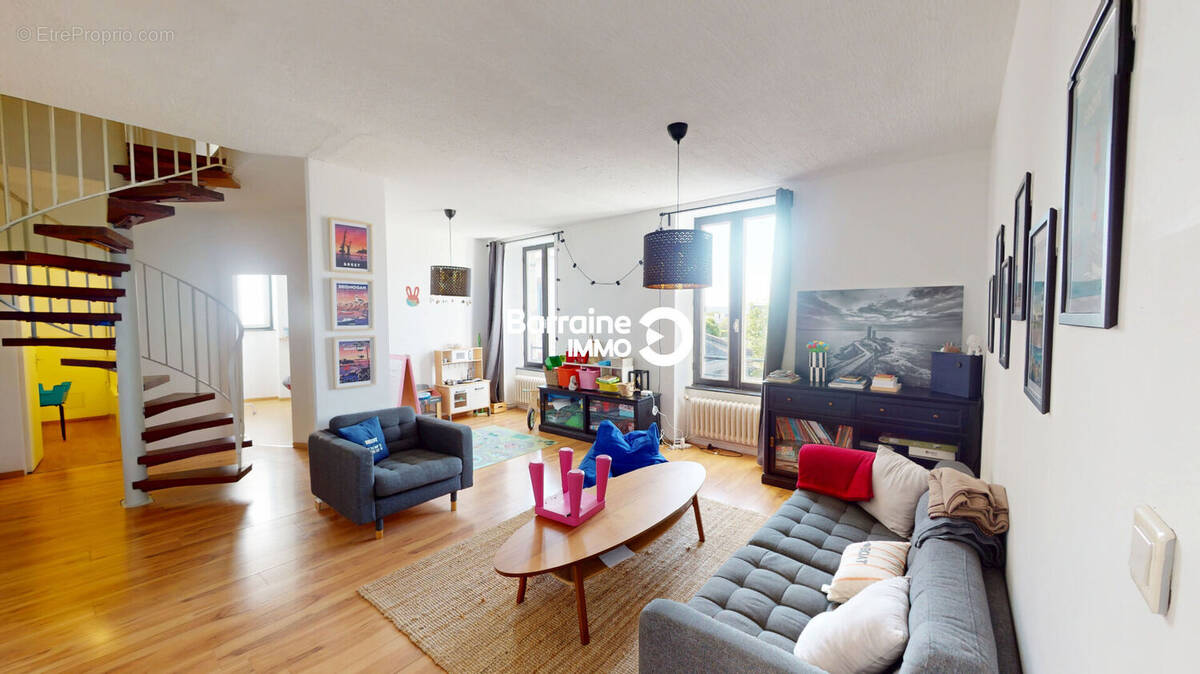 Appartement à LE RELECQ-KERHUON