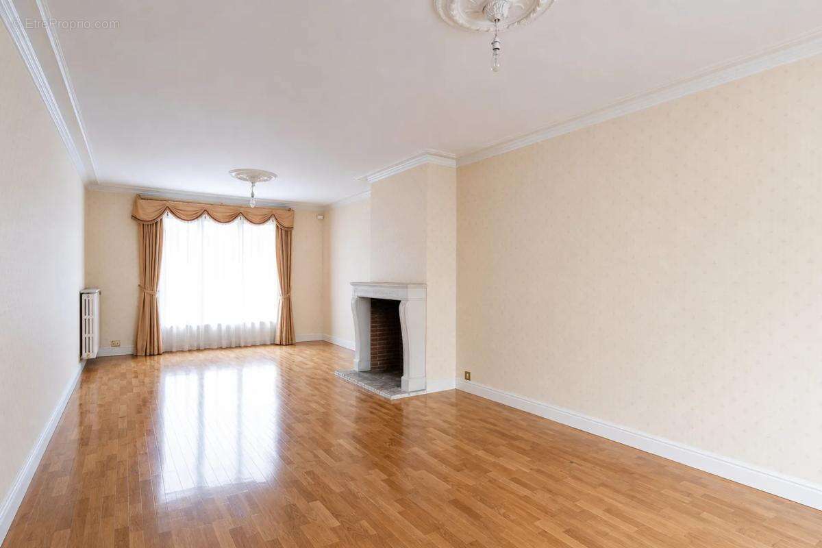 Maison de 195m² en vente à Poitiers Dunes/Dolmen - photo 3