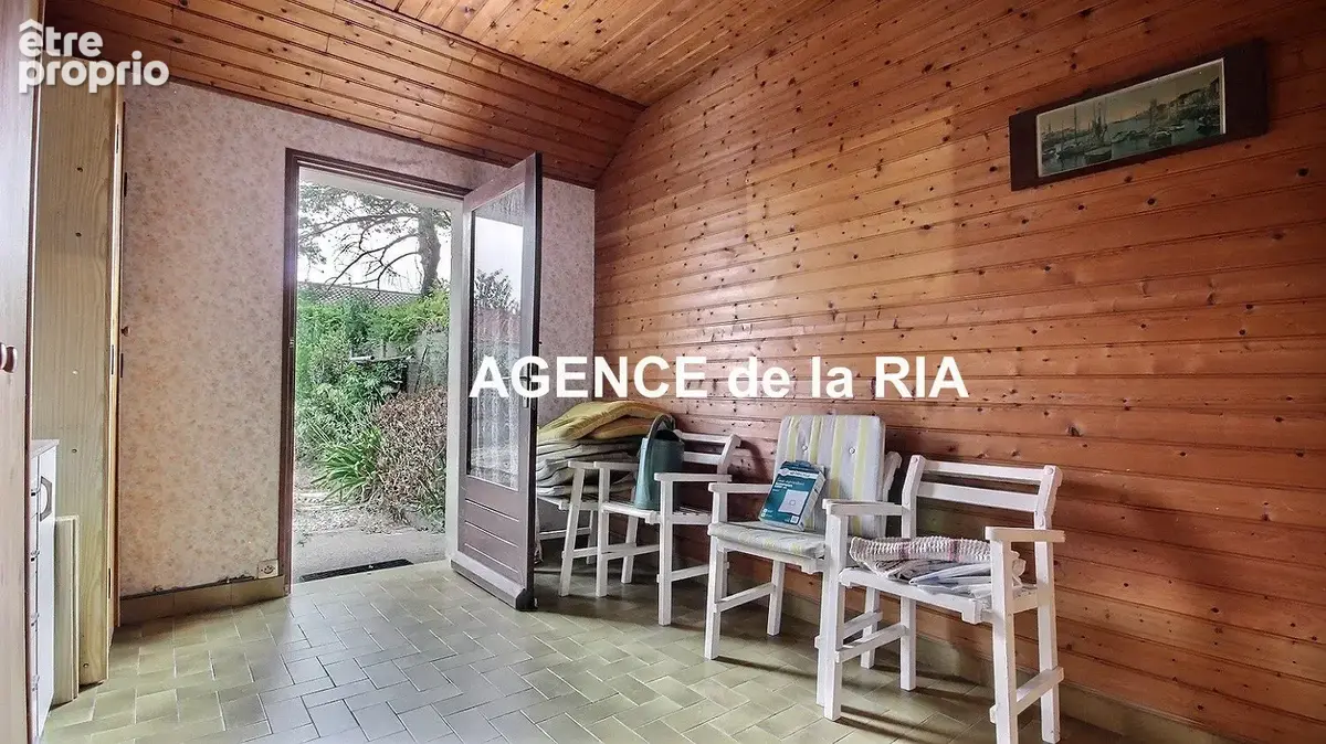Maison de plain-pied des années 70, située dans un environnement calme à deux pas de la mer et des commodités de - photo 9