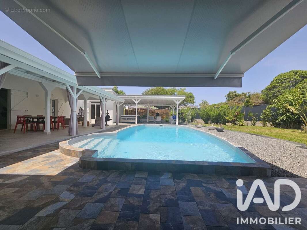 Maison 170 m² à Saint-Francois  - photo 3
