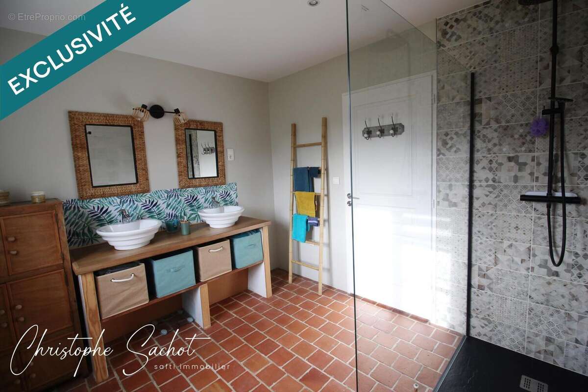 Photo 8 - Maison à PRISSE-LA-CHARRIERE