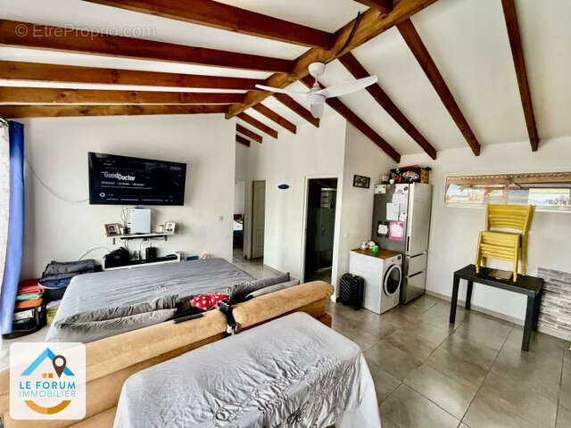 Saint pierre 97410 - opportunité investisseur - ensemble immobilier - 4 logements - quartier prisé - photo 3