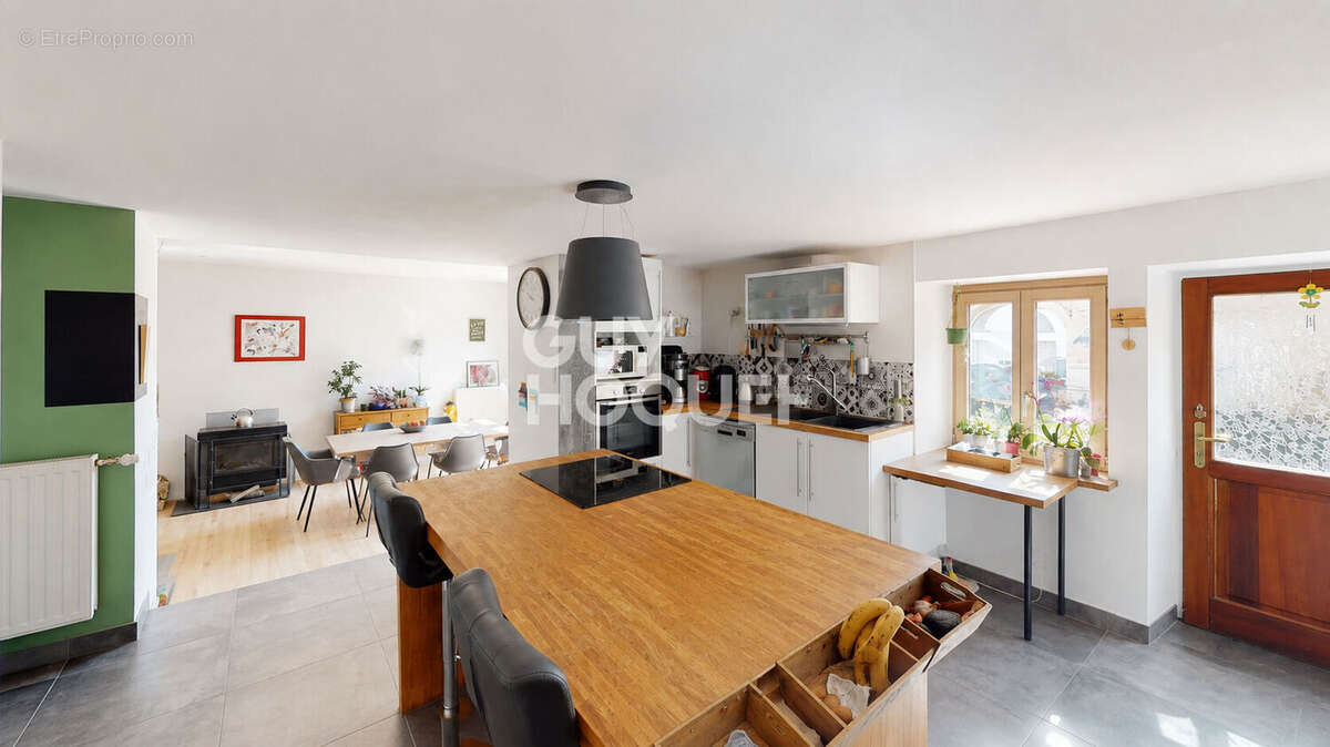 Maison Velleguindry Et Levrecey - photo 4