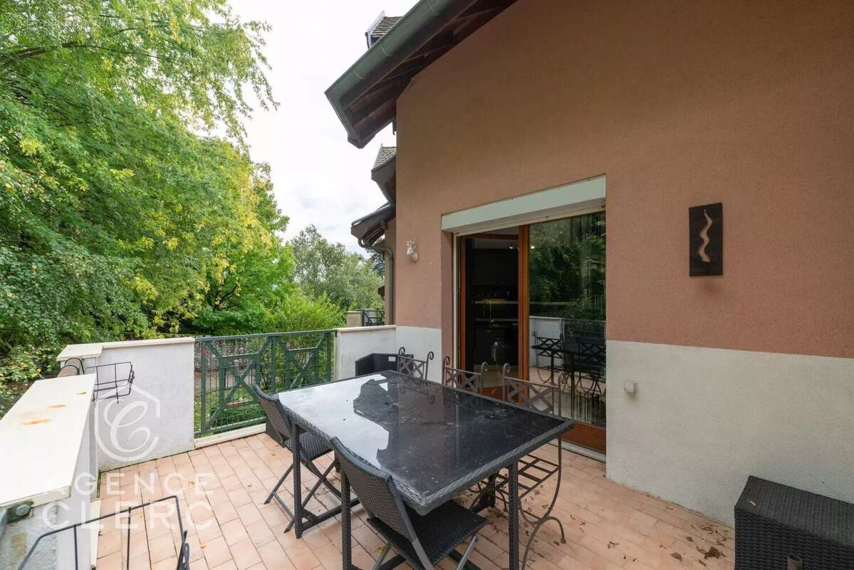 Appartement à VEYRIER-DU-LAC