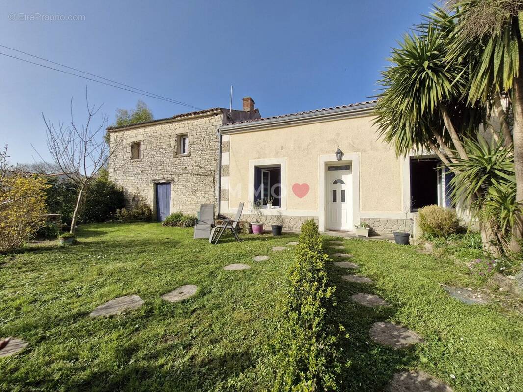 Maison à BREUIL-LA-REORTE