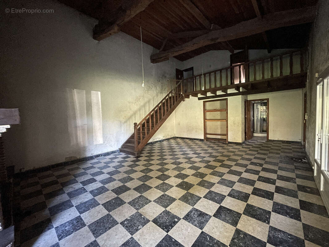Maison à POUSSIGNAC