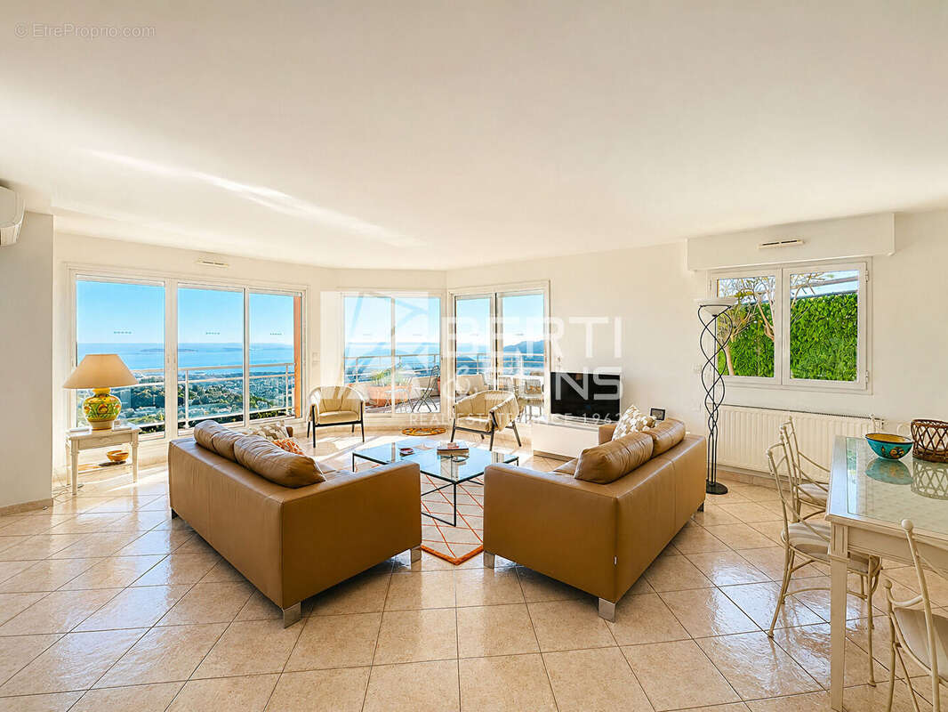 Appartement à MANDELIEU-LA-NAPOULE