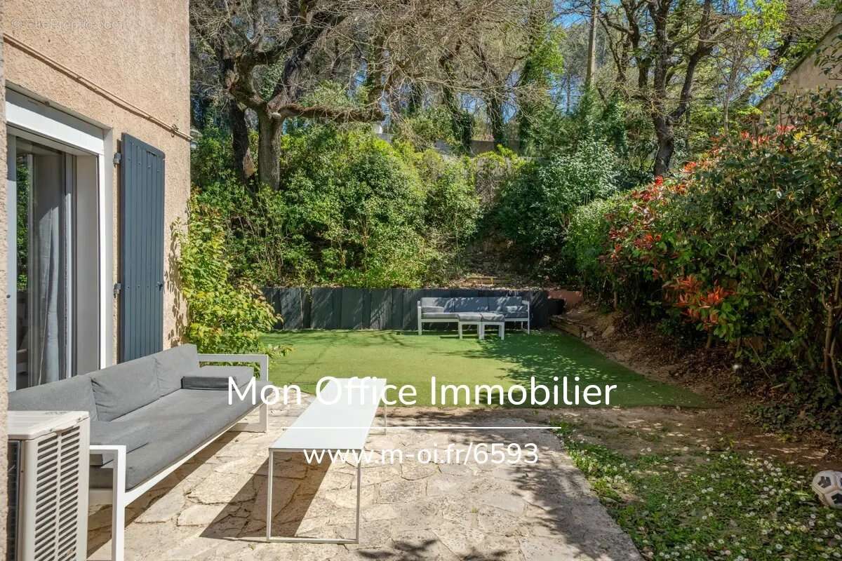 Maison à LE THOLONET