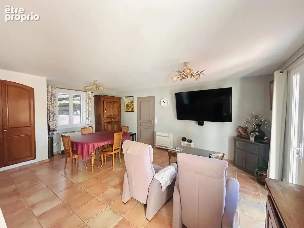 Appartement 5 pièces 137 m² à vendre à Greoux-Les-Bains (04800) - photo 7