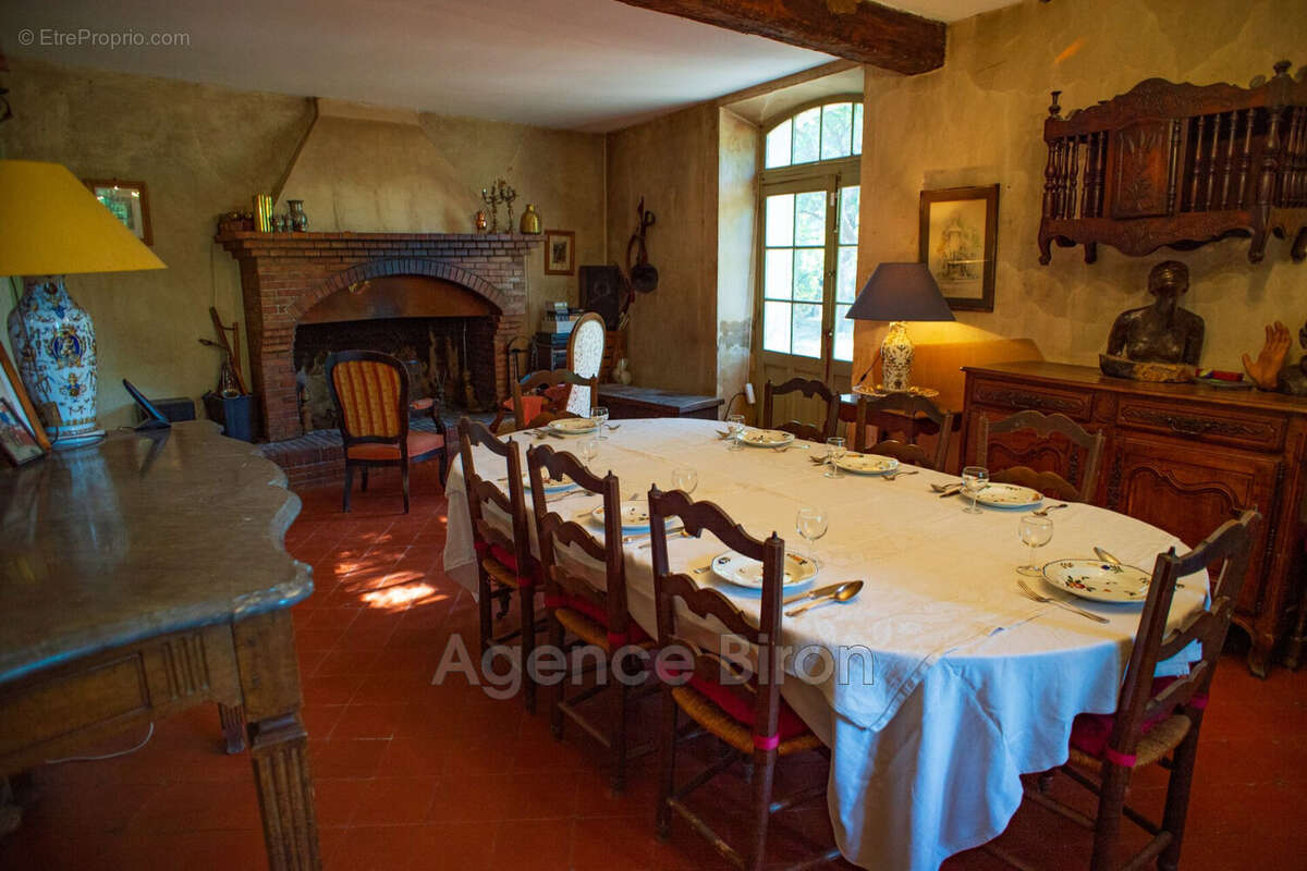 Maison 700 m² à L'isle-Sur-La-Sorgue  - photo 9