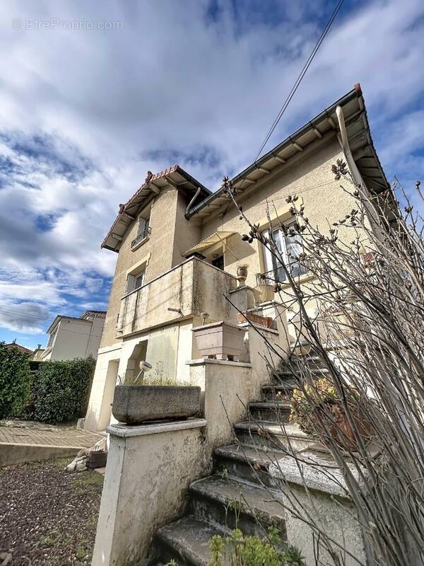 Maison à MONTELIMAR