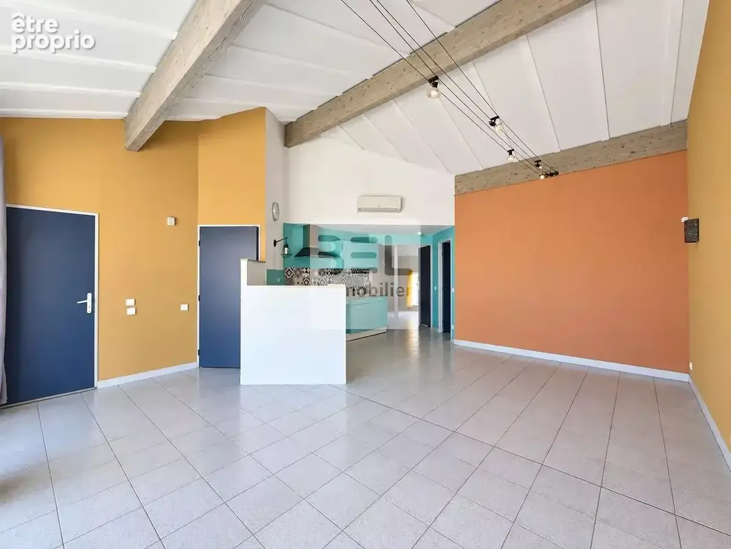 Appartement lumineux avec grande terrasse à Pont-Saint-Esprit - photo 2