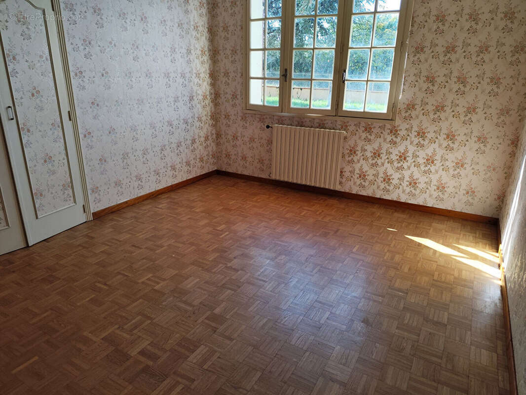 Maison à MONTANS