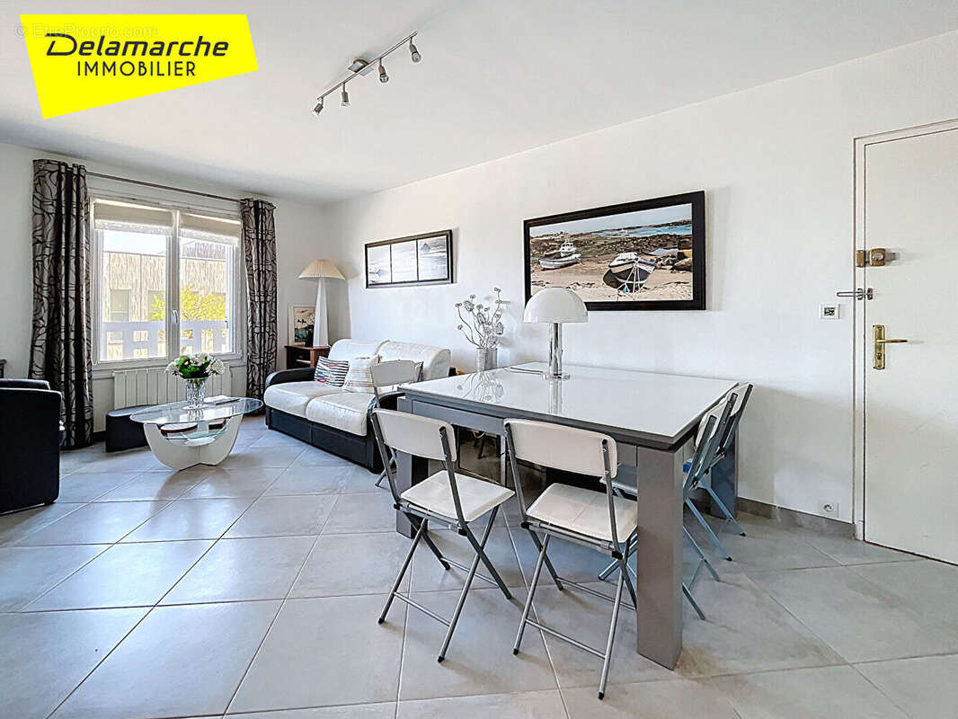 Appartement à DONVILLE-LES-BAINS
