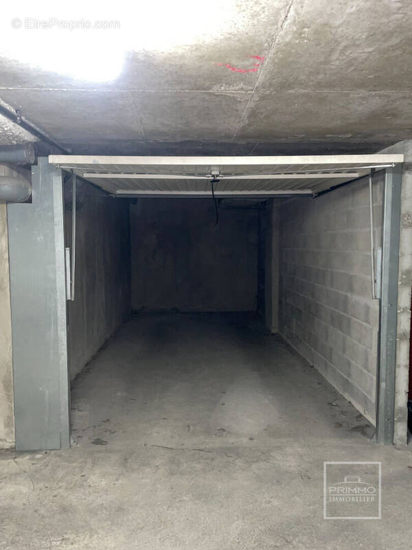 Parking à VILLEURBANNE