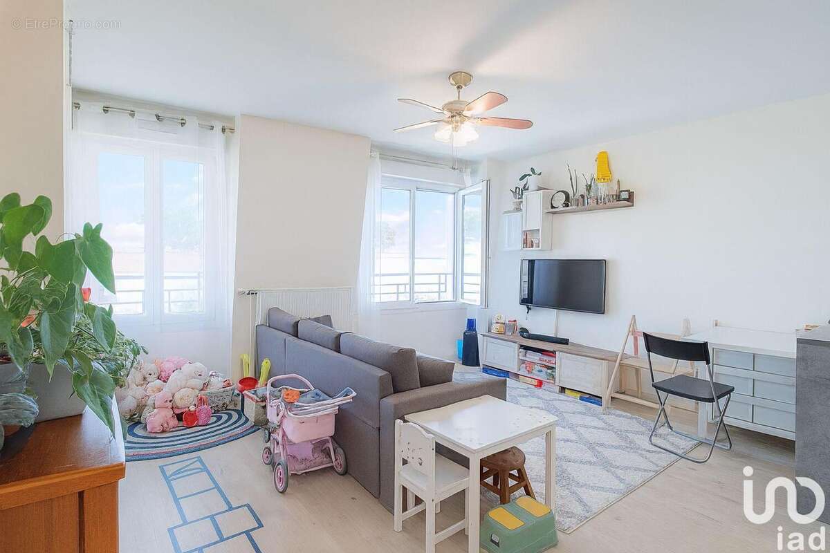 Photo 2 - Appartement à LE PLESSIS-TREVISE