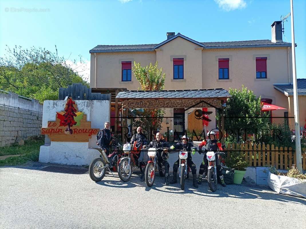 Commerce à ARTIGUES