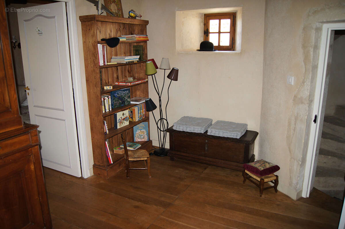 Maison à SAINT-PIERRE-D&#039;EXIDEUIL