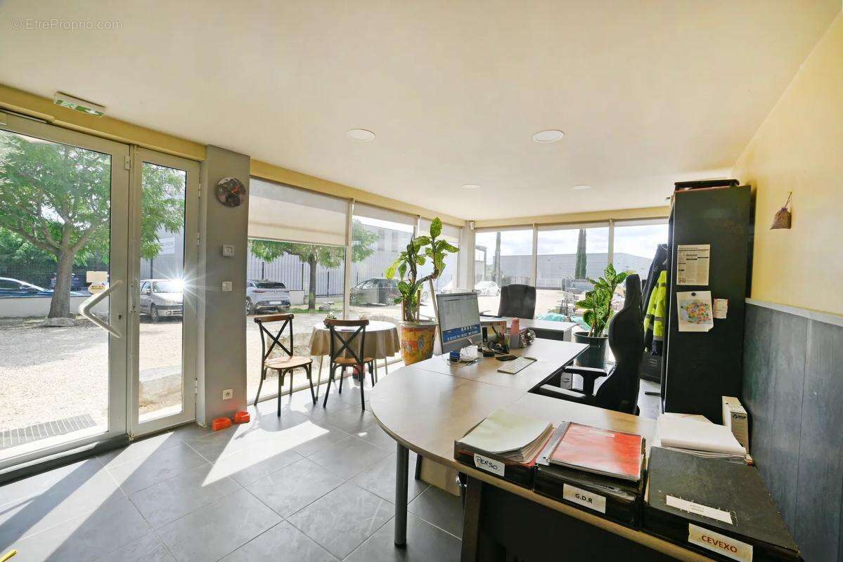 Maison à SAINT-JULIEN-LES-ROSIERS