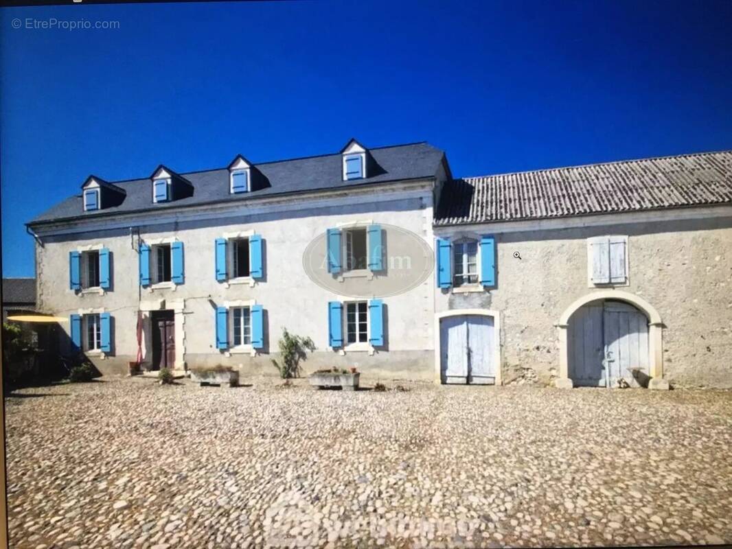 Maison à NAY