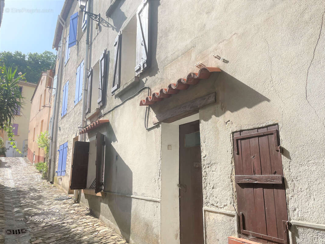 Collobrieres maison de village beaux volumes - photo 4