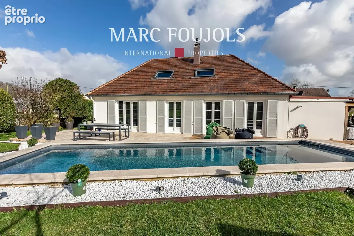 Maison familiale avec piscine et jardin plein sud - photo 4