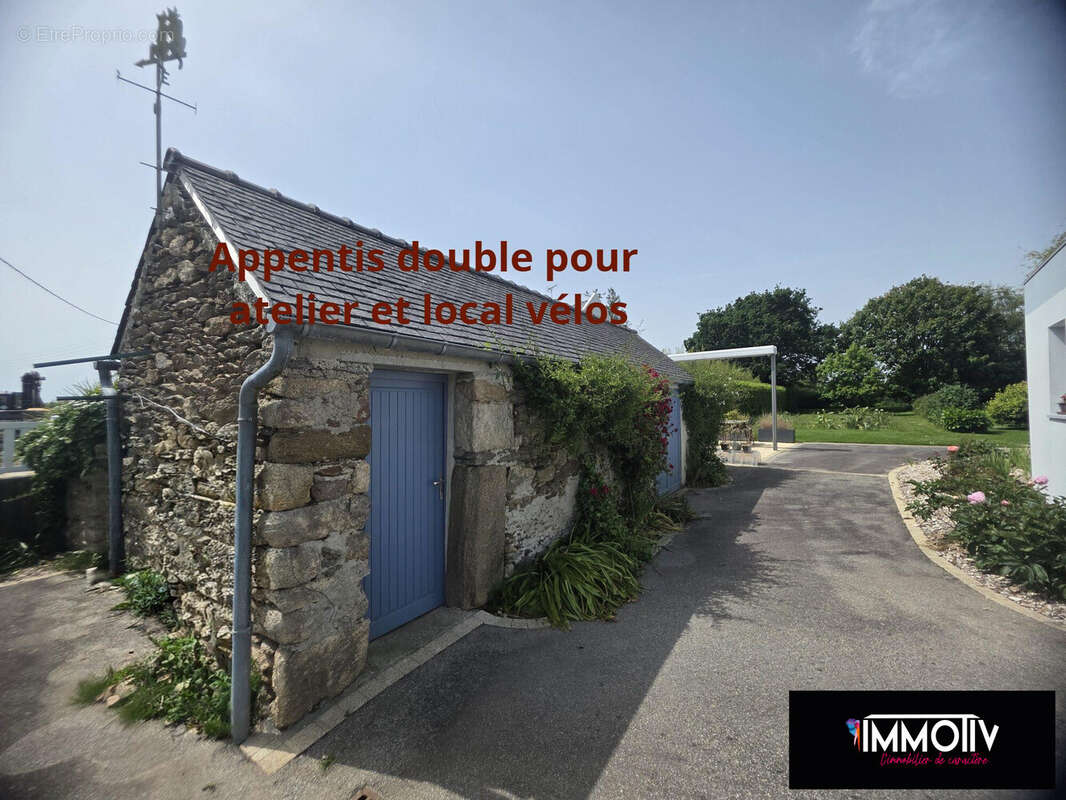 son appentis double pour atelier et local vélos - Maison à LOCMARIA-PLOUZANE