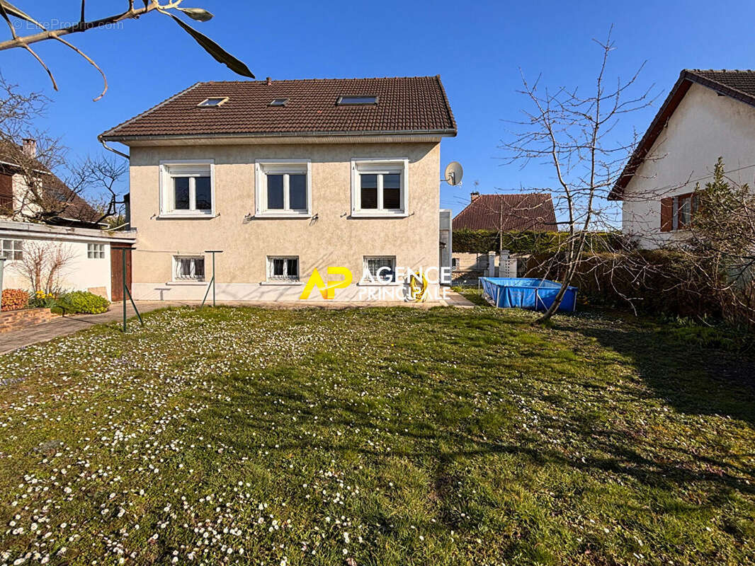 Sartrouville - Union - Maison 6 pièces 120 m² avec garage - photo 2