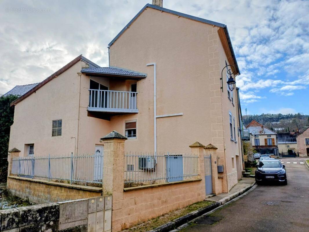 Maison à AISY-SUR-ARMANCON