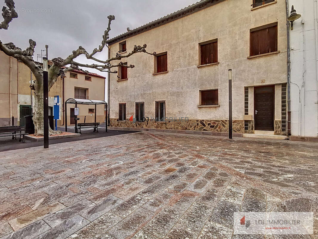 Maison à VILLENEUVE-LA-RIVIERE