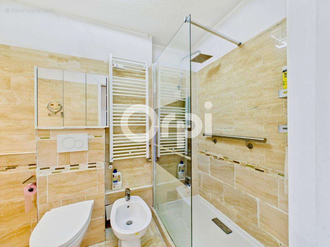 Appartement à MANDELIEU-LA-NAPOULE