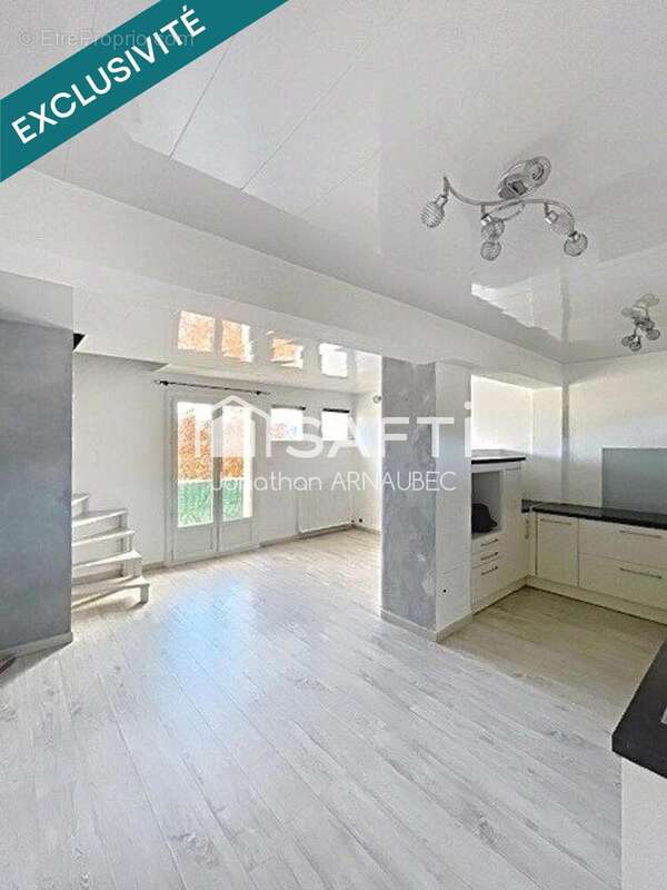 Photo 3 - Appartement à CHATEAU-ARNOUX-SAINT-AUBAN