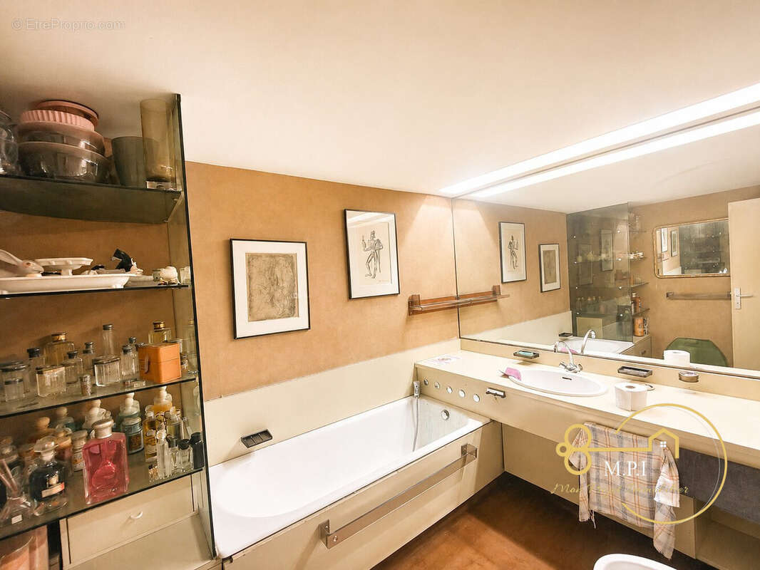 Appartement 84 m² à Paris-15e  - photo 5