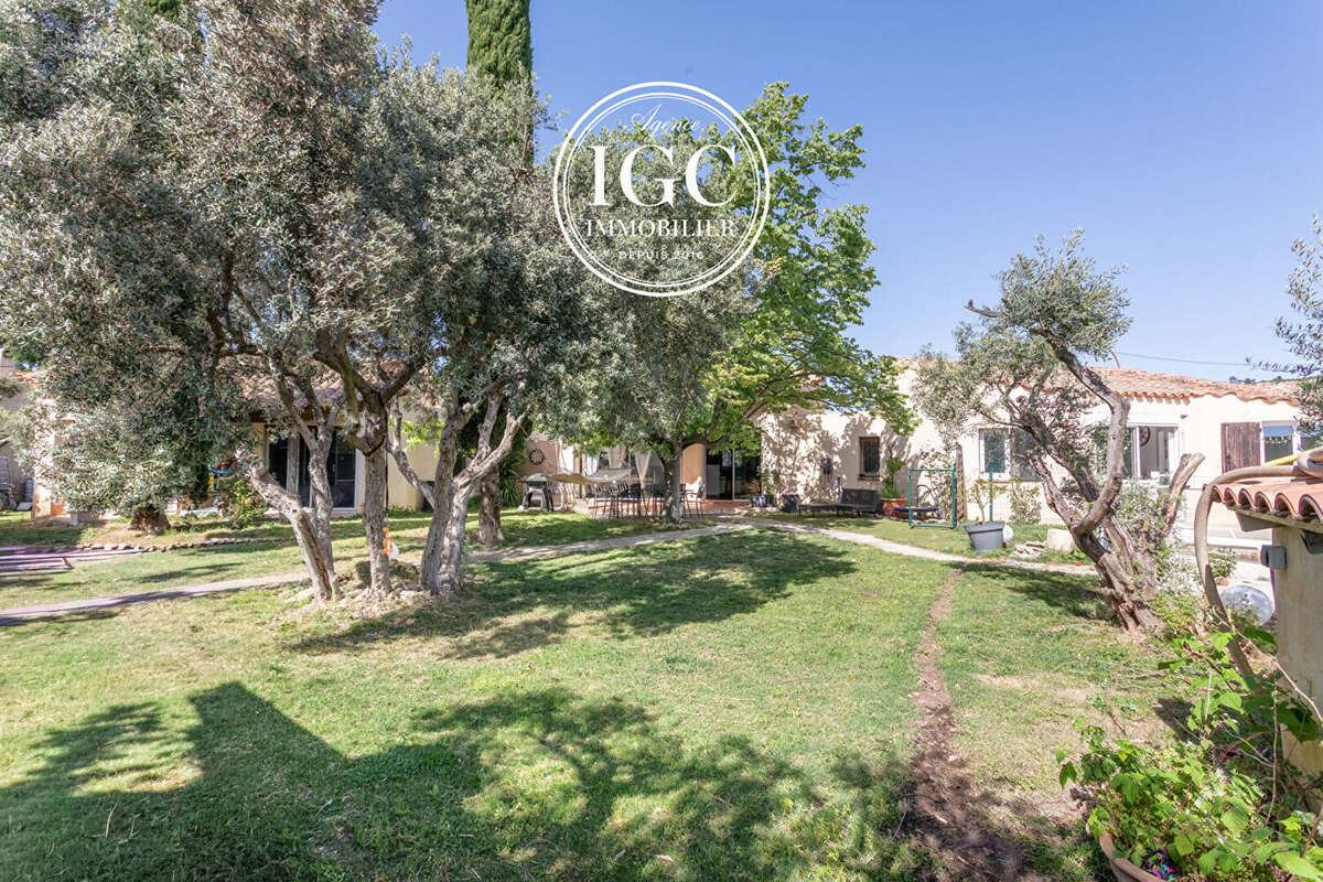 Maison type 5 - 210 m² / 1123 m² terrain - vitrolles village - photo 5