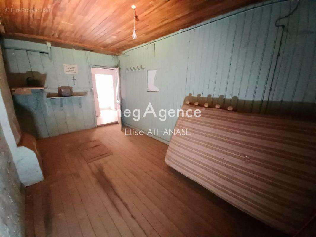 Maison à SAINT-CHRISTOPHE-DES-BOIS