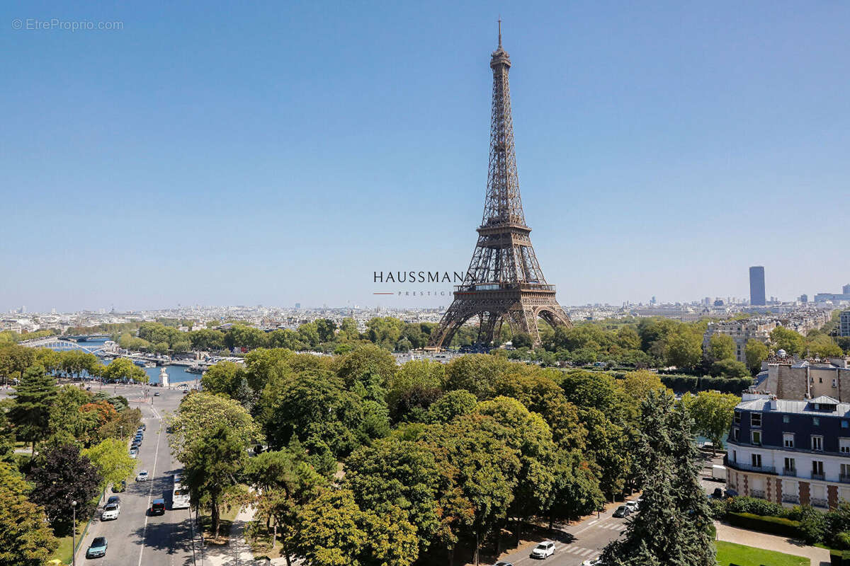 Appartement à PARIS-16E