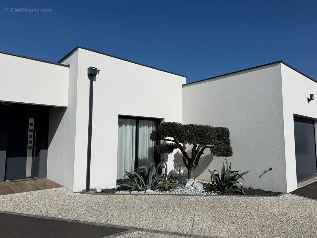 Maison à COULON
