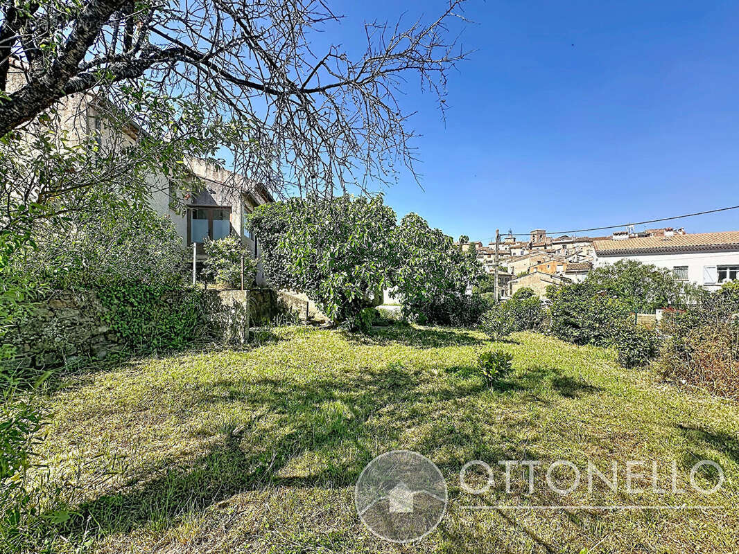 Maison à ROQUEBRUNE-SUR-ARGENS