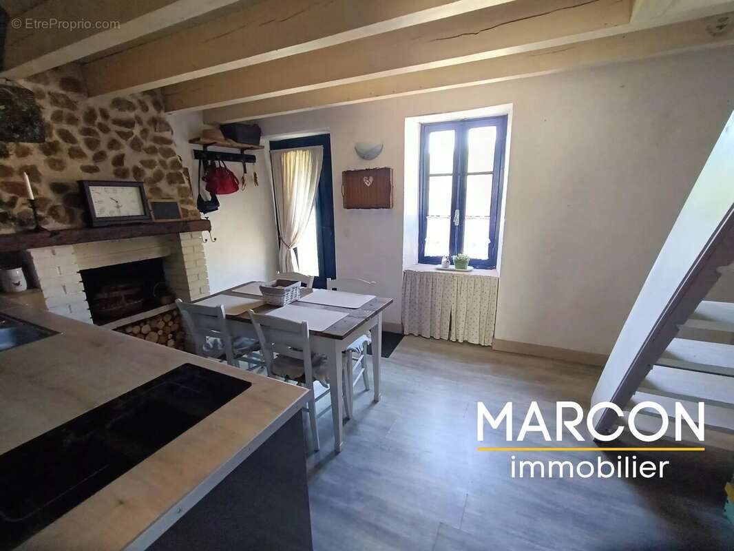 Maison à SAINT-SULPICE-LES-CHAMPS