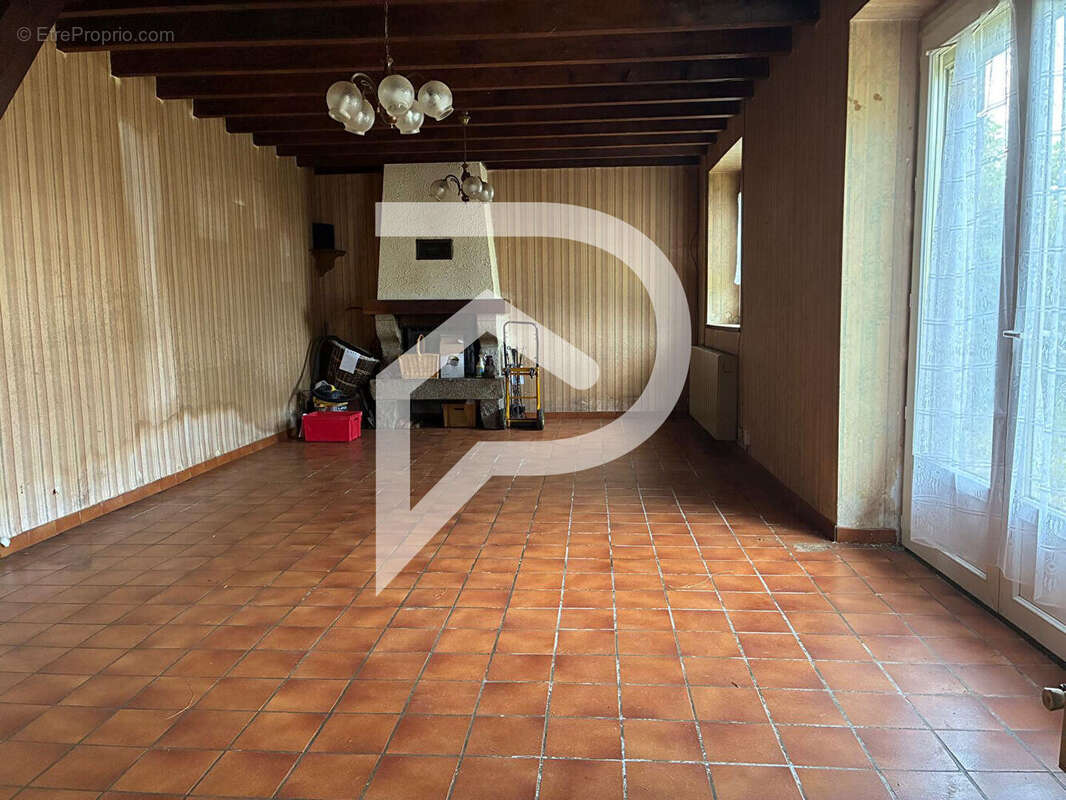 Maison à LA MEAUGON