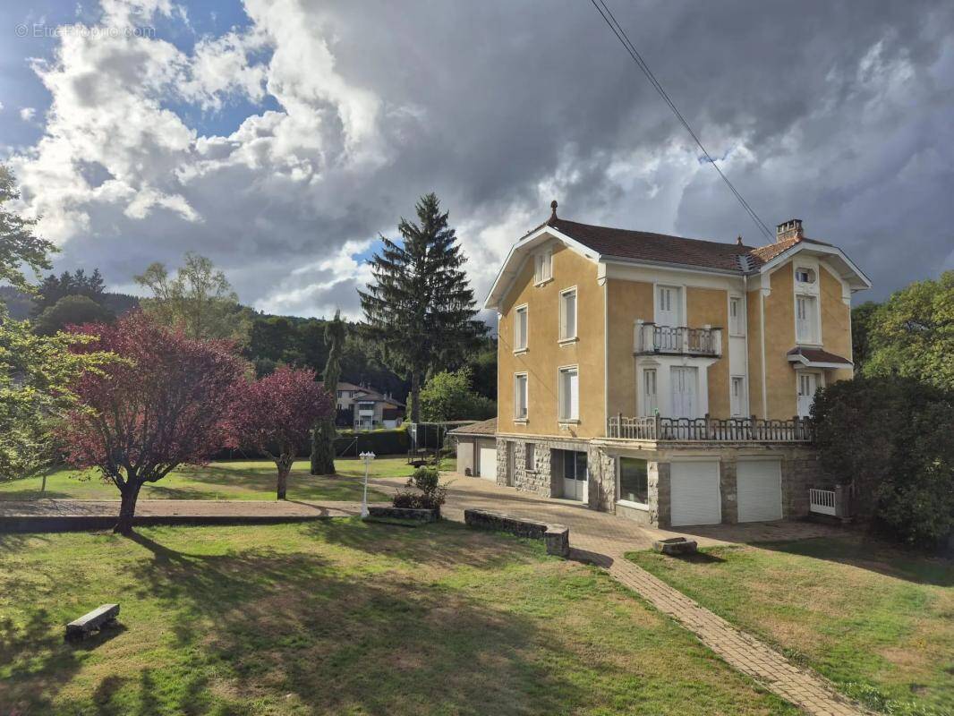 Maison à SAINT-ANTHEME