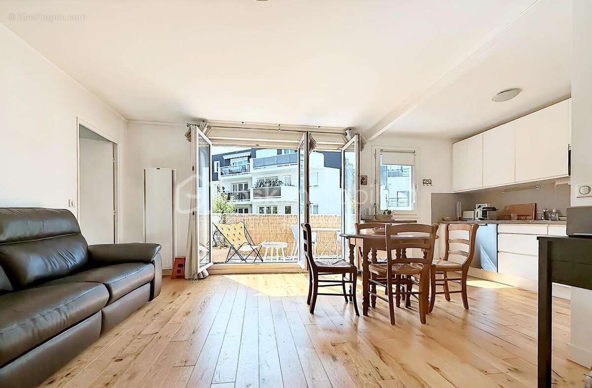Appartement à PARIS-19E